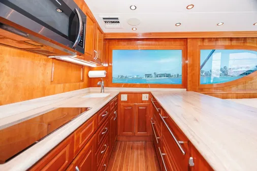 Hatteras 50 Convertible image