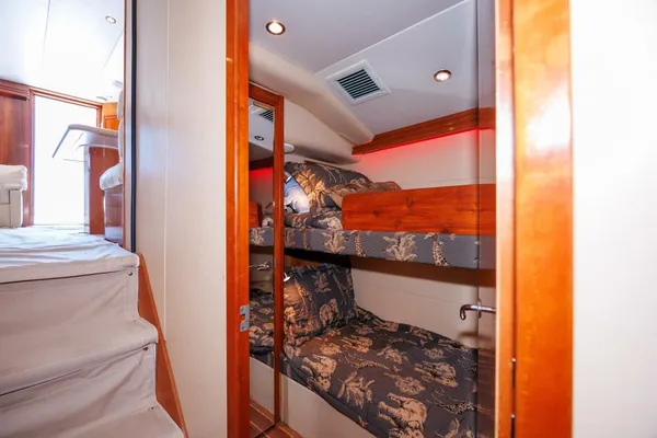 Hatteras 50-CONVERTIBLE image