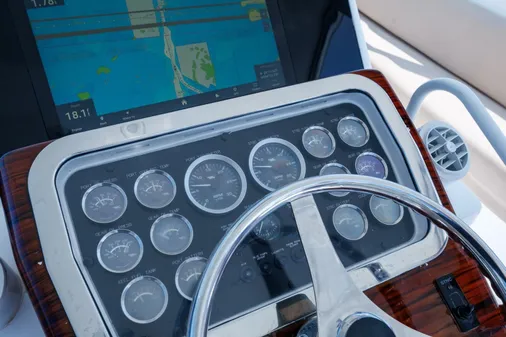 Hatteras 50 Convertible image