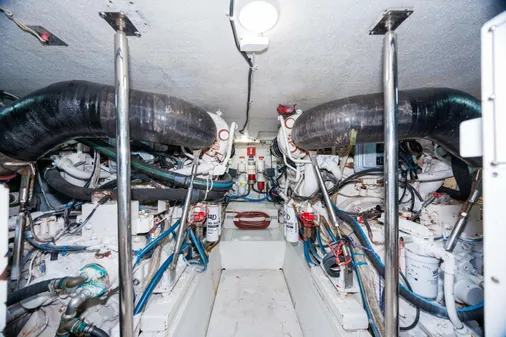 Hatteras 50 Convertible image