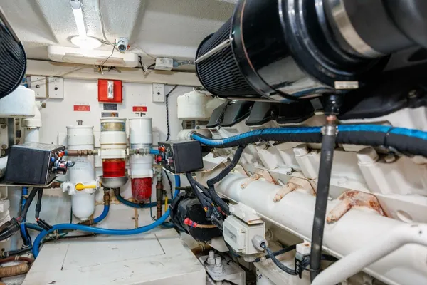 Hatteras 50-CONVERTIBLE image