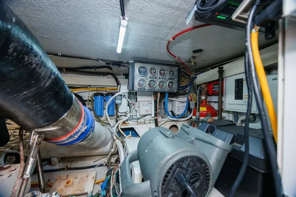 Hatteras 50-CONVERTIBLE image