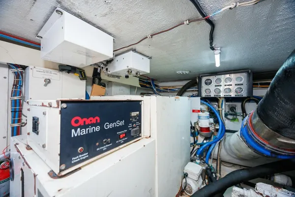 Hatteras 50-CONVERTIBLE image