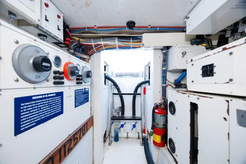 Hatteras 50 Convertible image