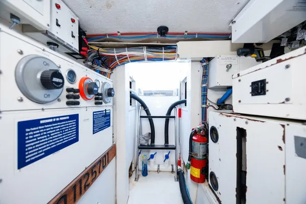 Hatteras 50-CONVERTIBLE image