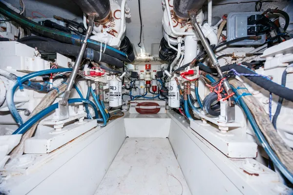 Hatteras 50-CONVERTIBLE image