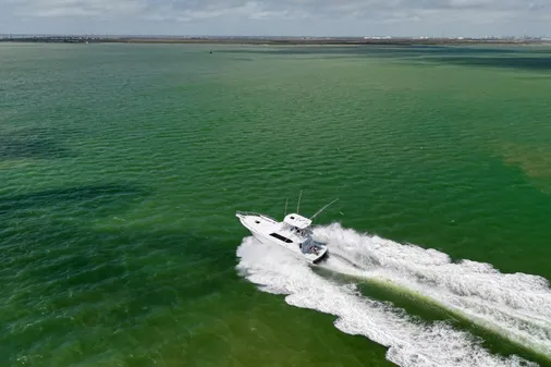 Hatteras 50 Convertible image