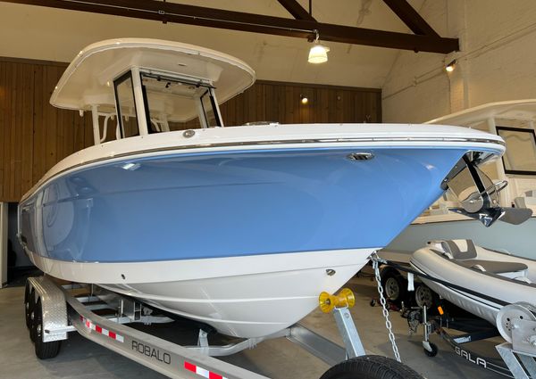 Robalo R-272 image