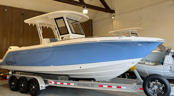 Robalo R-272 image