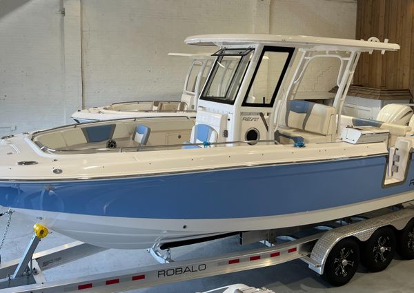 Robalo R-272 image