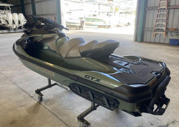 Sea-doo GTX-LIMITED-PAIR image