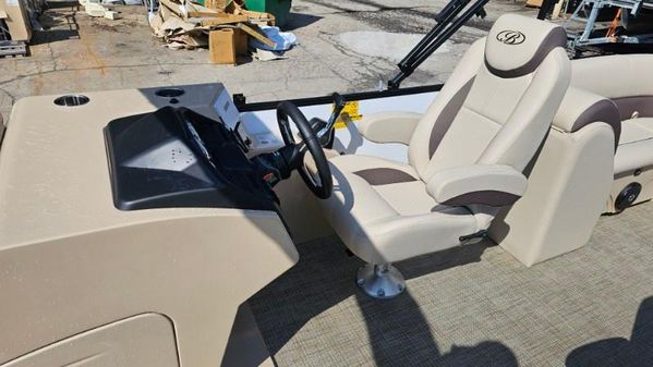 Bentley-pontoons LEGACY-243-NAVIGATOR image