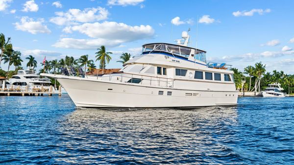 Hatteras 70 Motor Yacht 