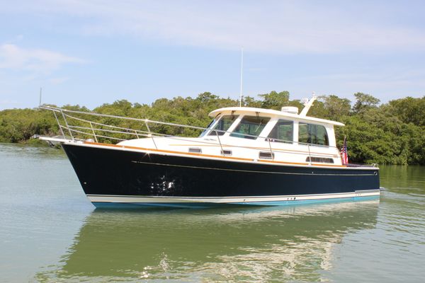 Sabre 42 Salon Express - main image