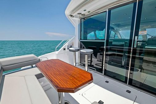 Cruisers Yachts 50 Cantius image