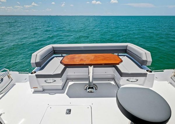 Cruisers Yachts 50 Cantius image