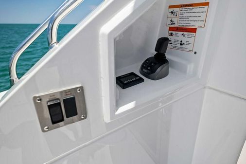 Cruisers Yachts 50 Cantius image