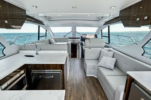 Cruisers Yachts 50 Cantius image