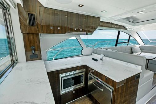 Cruisers Yachts 50 Cantius image