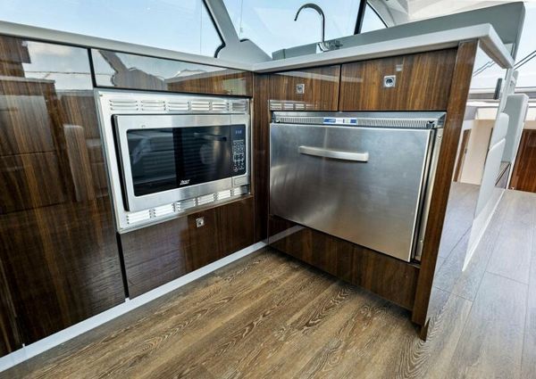 Cruisers Yachts 50 Cantius image