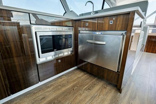 Cruisers Yachts 50 Cantius image