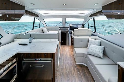 Cruisers Yachts 50 Cantius image