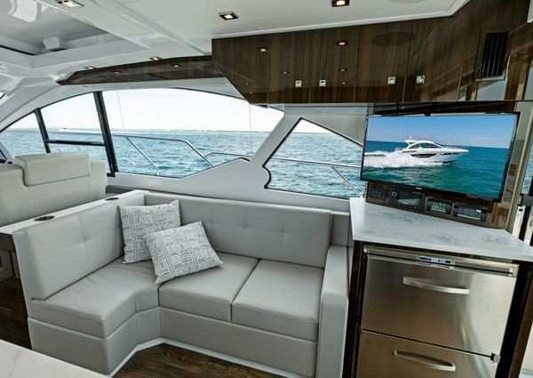 Cruisers Yachts 50 Cantius image