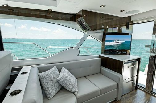 Cruisers Yachts 50 Cantius image