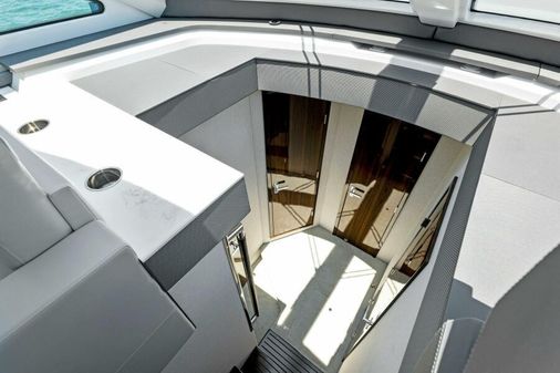 Cruisers Yachts 50 Cantius image