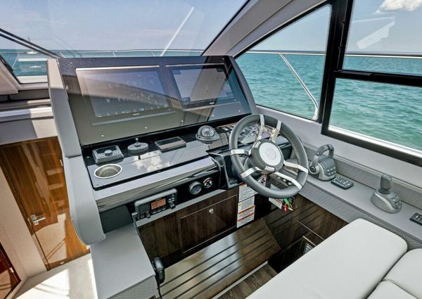 Cruisers Yachts 50 Cantius image