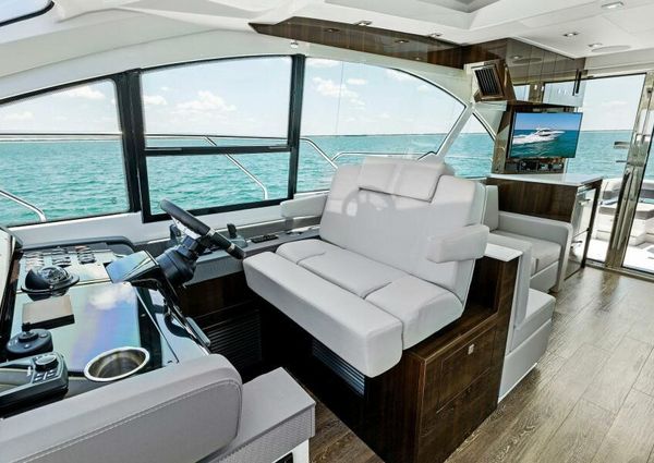 Cruisers Yachts 50 Cantius image