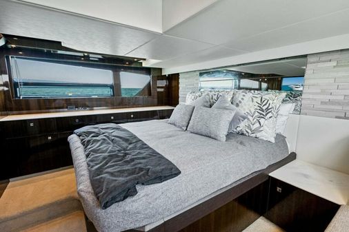 Cruisers Yachts 50 Cantius image