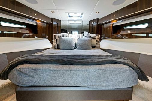 Cruisers Yachts 50 Cantius image