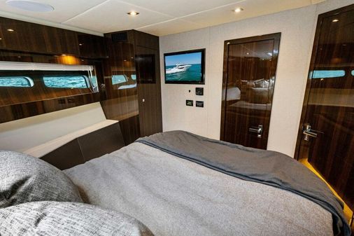 Cruisers Yachts 50 Cantius image