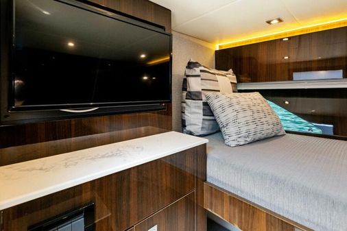 Cruisers Yachts 50 Cantius image