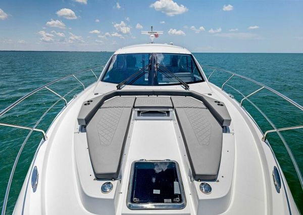 Cruisers Yachts 50 Cantius image