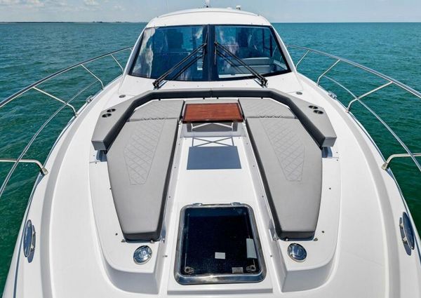 Cruisers Yachts 50 Cantius image