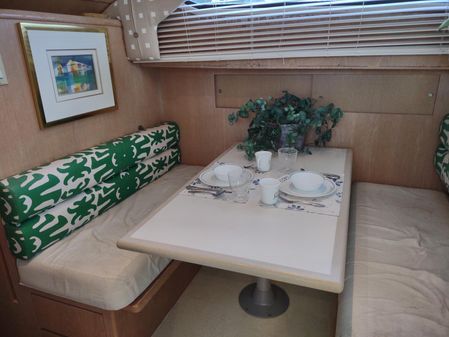 Hatteras 50' Sport Deck image