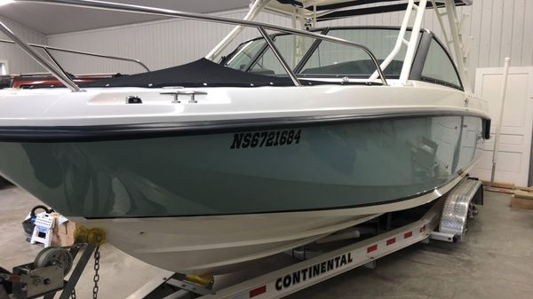 Boston Whaler 230 Vantage