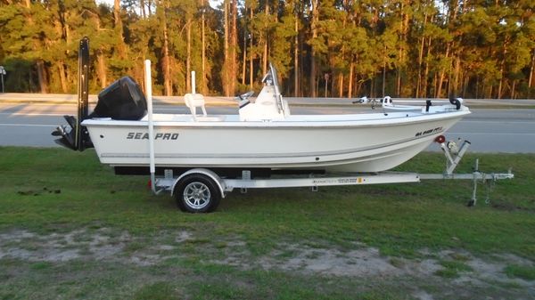 Sea Pro SV1900 Bay