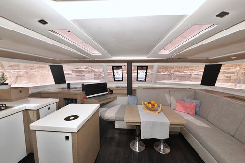 Fountaine Pajot Saona 47 image