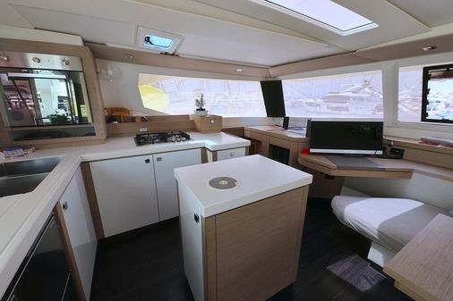 Fountaine Pajot Saona 47 image