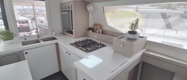 Fountaine Pajot Saona 47 image