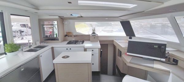 Fountaine Pajot Saona 47 image