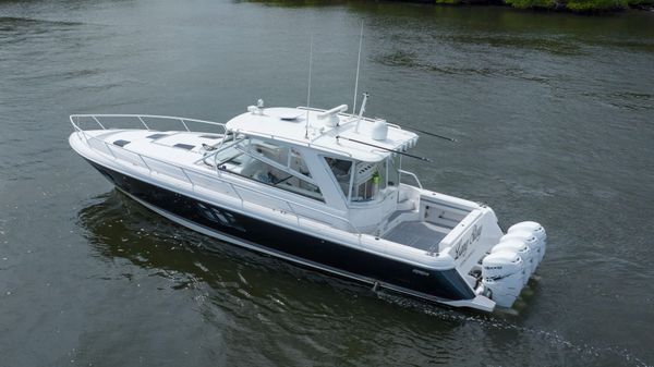 Intrepid 475-SPORT-YACHT image