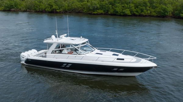 Intrepid 475-SPORT-YACHT image