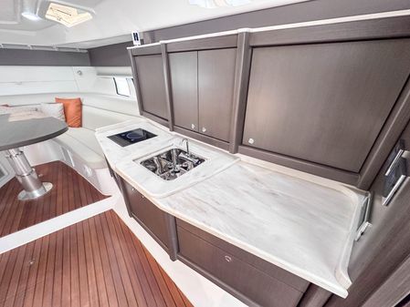 Intrepid 475-SPORT-YACHT image