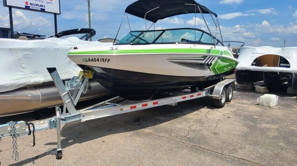 Regal 2000 ESX Bowrider