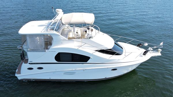Silverton 35 Motor Yacht