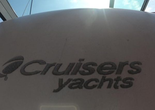 Cruisers Yachts 340 Express image